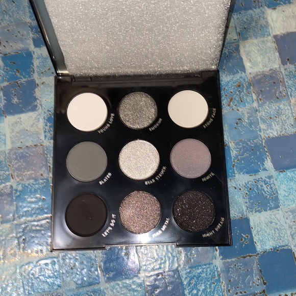 Brand NEW ColourPop eyeshadow palette - Picture 2 of 2